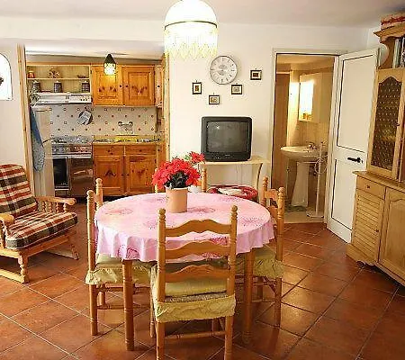 Delle Rose Vila